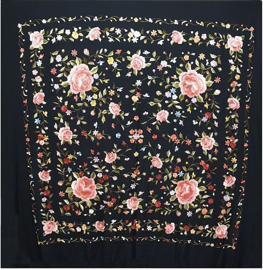 Handmade Manila Embroidered Shawl. Natural Silk. Ref.1011162NGCOLRS 380.165€ #500351011162NGCOLRS